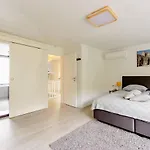 Viphouse Valkenburg 4*