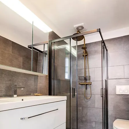 Viphouse Valkenburg 4*